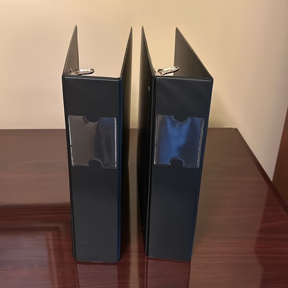 Binders for organizing - Picture 1 of 2